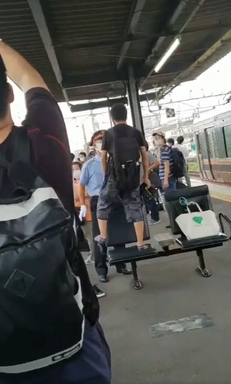 415系廃車回送 Dqnの真似事してイキった挙句走って逃げるとか雑魚すぎ 名誉チー牛 撮り鉄 Jr京都線 岸辺駅 注意に逆ギレ駅員さん胸ぐら掴み逃亡した害悪撮り鉄炎上まとめ 鉄道 事件事故 災害速報ニュース