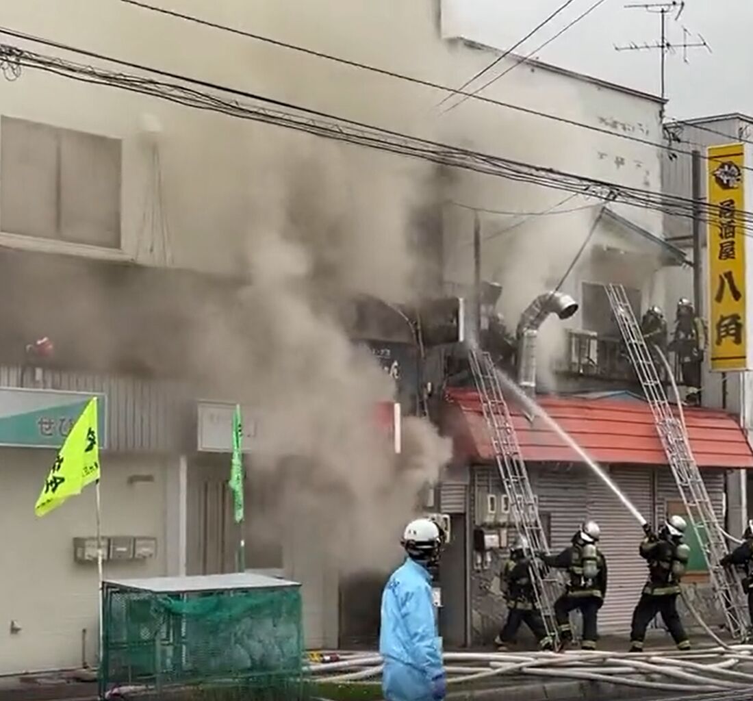 【火事情報】北海道旭川市豊岡5条2丁目 信用金庫裏側付近 建物から煙あがる火災5/22 旭川 豊岡 火災 事件事故・災害速報ニュース
