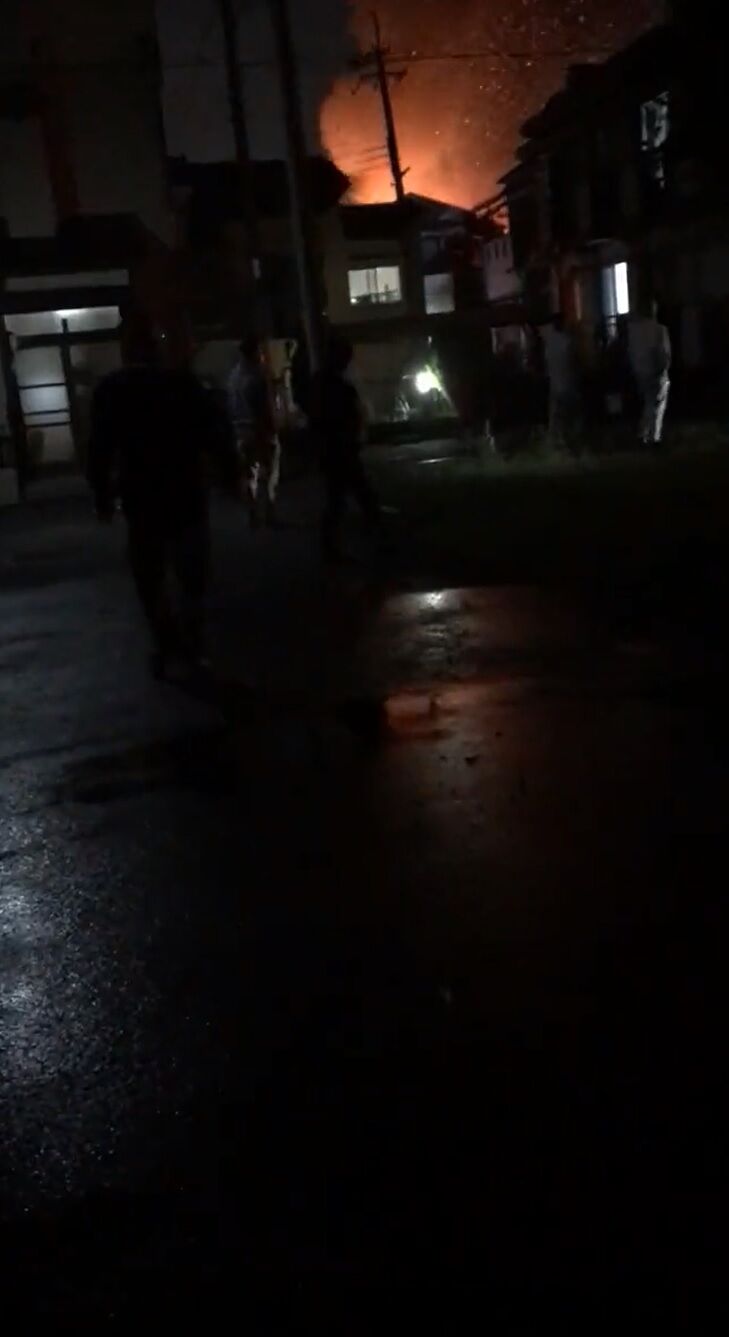 火事情報まとめ 大阪府枚方市須山町付近 住宅街から火の手あがる火災11 10 大阪 枚方 事件事故 災害速報ニュース