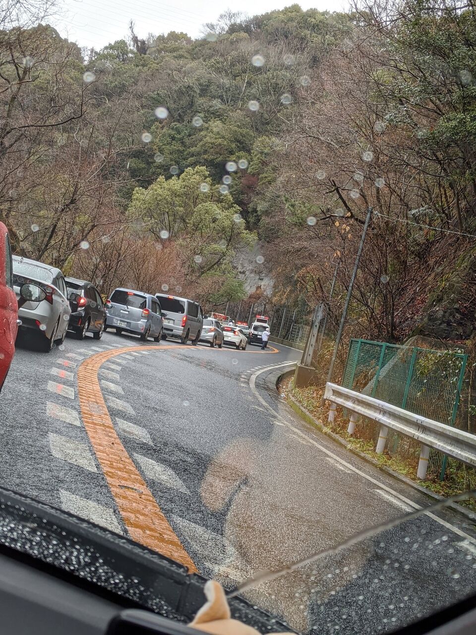 現地の様子 有馬街道 天王寺インター近辺 救急車出動する多重事故で渋滞1月24日 交通情報 事件事故 災害速報ニュース 現地の様子 有馬街道 天王寺インター近辺 救急車出動する多重事故で渋滞1月24日 交通情報 事件事故 災害速報ニュース