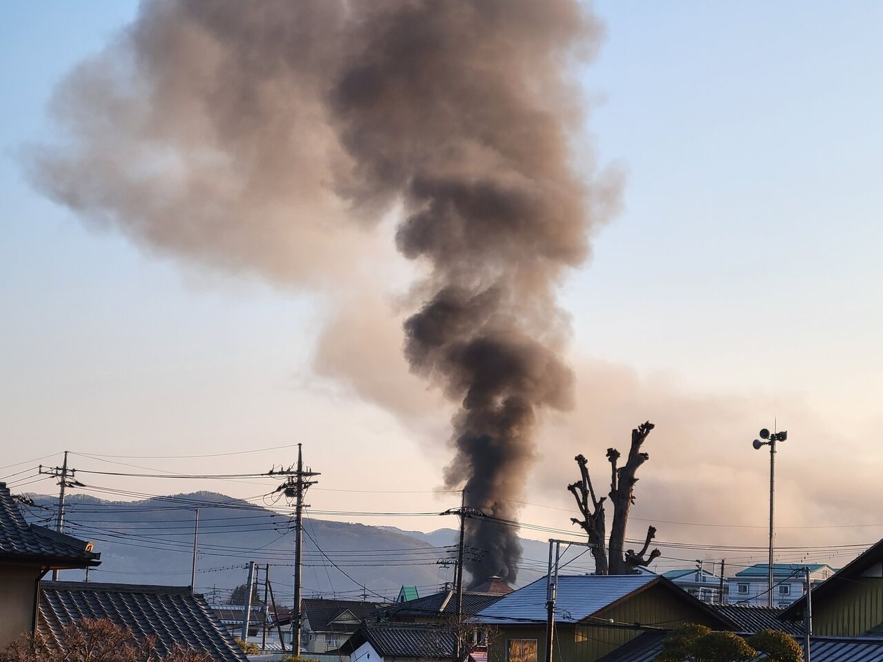 【火事情報まとめ】埼玉県秩父市大畑町 宗福寺付近から激しい黒煙あがる火災2/27 埼玉 秩父 事件事故・災害速報ニュース 【火事情報まとめ】埼玉県秩父市大畑町 宗福寺付近から激しい黒煙あがる火災2/27 埼玉 秩父 事件事故・災害速報ニュース