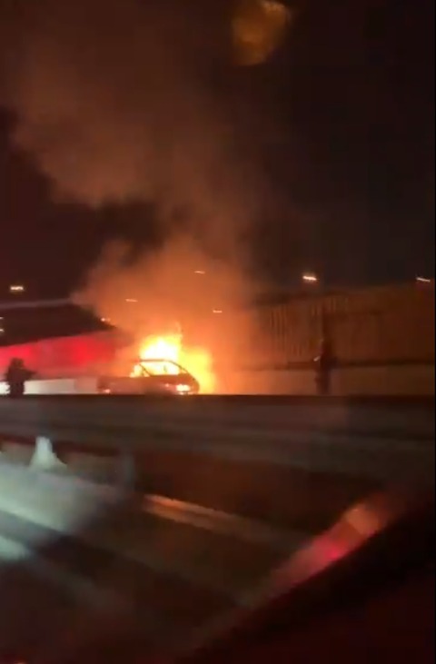 渋滞情報 近畿道 下り線 門真ic 門真jctで火の手あがる車両火災事故で通行止め渋滞11月21日 事件事故 災害速報ニュース