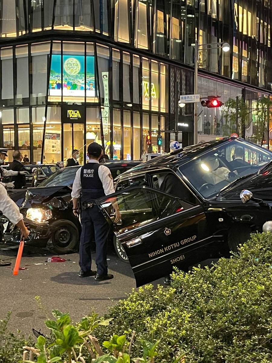 事件事故・災害速報ニュース
【現場の様子】#交通情報 東京都中央区銀座 西銀座5丁目交差点付近 歩道ガードレールにタクシー乗り上げる衝突事故 周辺道路渋滞11月27日 #渋滞 #有楽町 #銀座
