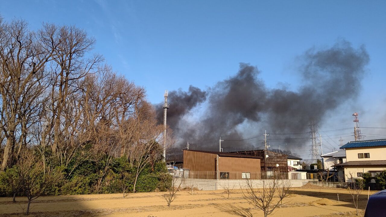 火事情報まとめ 埼玉県新座市菅沢の付近から黒煙あがる火災2月23日 埼玉 新座市 事件事故 災害速報ニュース