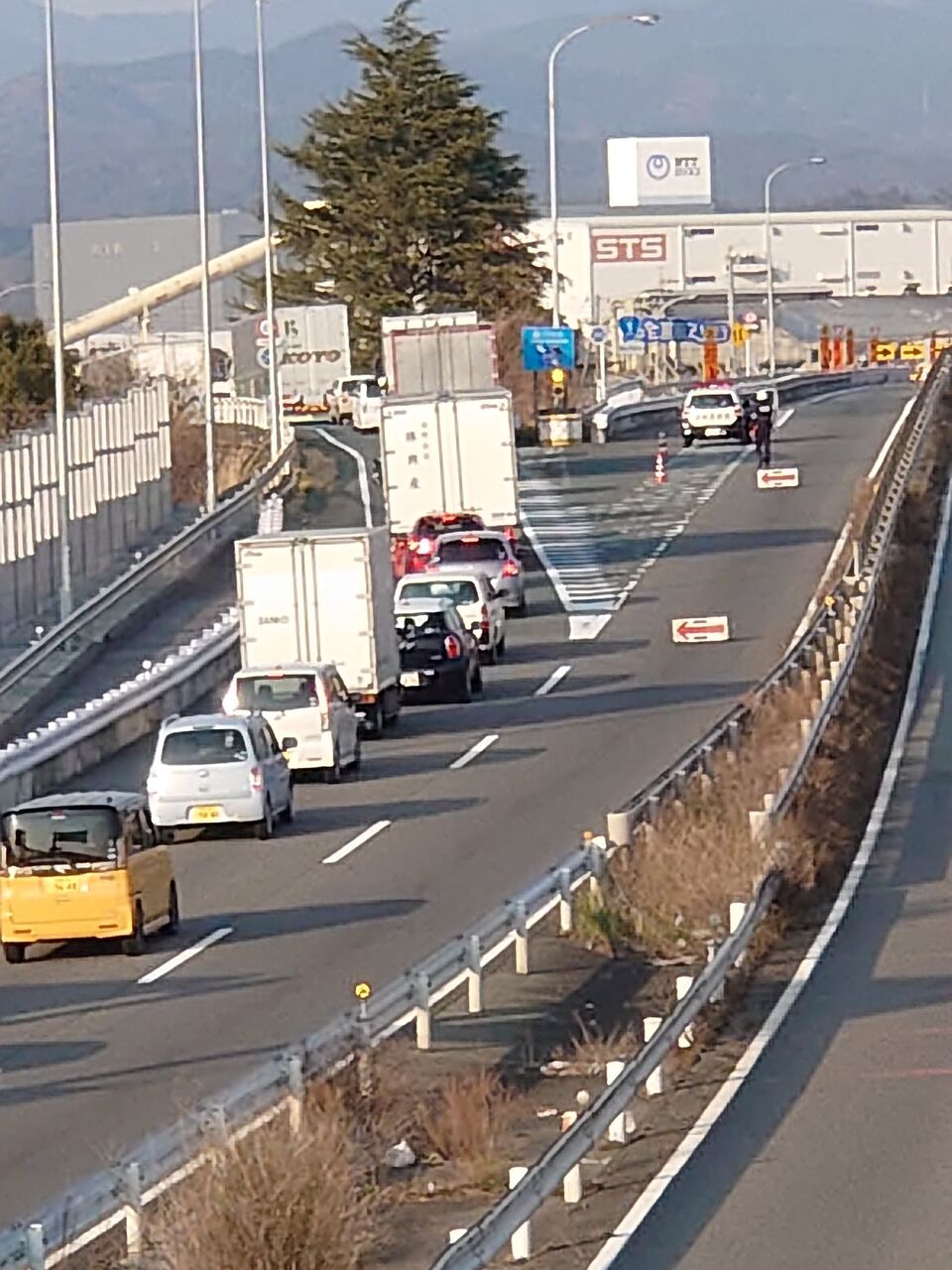 現地の様子 交通情報 掛川バイパス 沢田ic 大池ic付近 バイク燃える車両火災事故で通行止め渋滞2月日 静岡 事件事故 災害速報ニュース