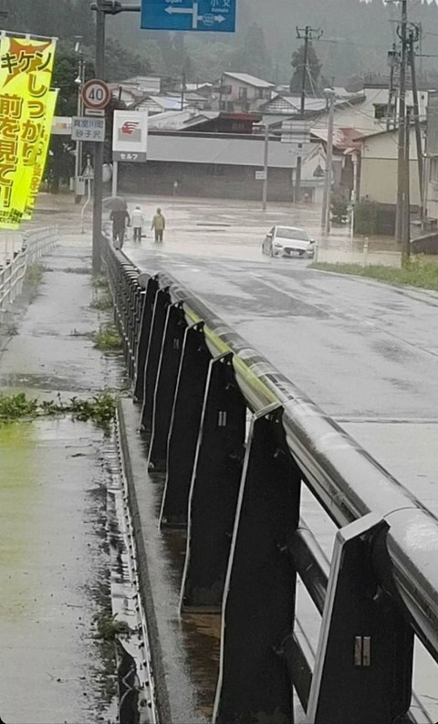 9M1ysPaunJ0_LIxTOUwh6yc7r1qRV