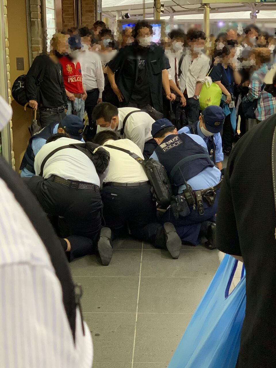 現場の様子 神奈川県民が警視庁に逮捕される街 横浜線 町田駅付近 ルミネ前で暴れた人が警察に逮捕7月2日 町田市 事件事故 災害速報ニュース 現場の様子 神奈川県民が警視庁に逮捕される街 横浜線 町田駅付近 ルミネ前で暴れた人が警察に逮捕7月2日 町田市 事件事故 災害速報ニュース