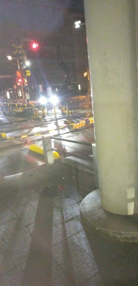 2vhJR0s4FR-5r-X_lBdUF74az