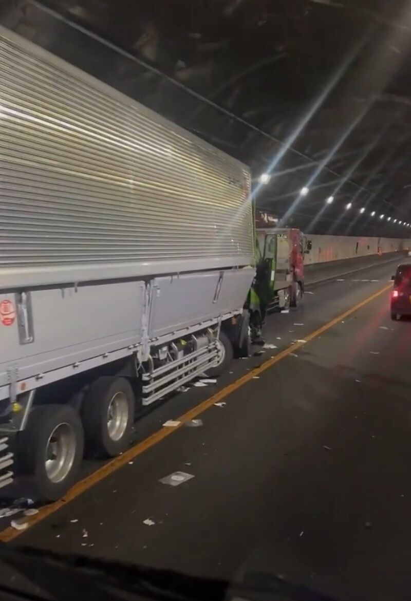 都 夫 良 野 トンネル 事故