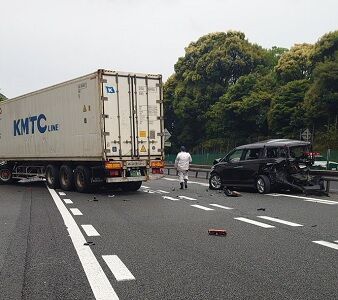 【現場の状況】#交通情報 中国道 下り 小月IC～下関IC付近 大型トレーラーと乗用車の衝突事故で通行止め渋滞5月1日 #山口 #福岡 #ゴールデンウィーク