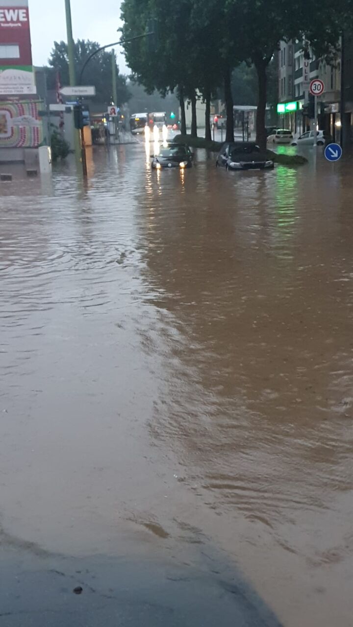 現場の様子 ドイツ 西部ラインラント プファルツ州 大雨で大洪水1300人が行方不明 現地の状況まとめ7 16 洪水 氾濫 災害 被害情報 事件事故 災害速報ニュース 現場の様子 ドイツ 西部ラインラント プファルツ州 大雨で大洪水1300人が行方不明 現地の状況まとめ7 16 洪水 氾濫 災害 被害情報 事件事故 災害速報ニュース