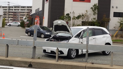 FjHQhY5aMAE8_HC