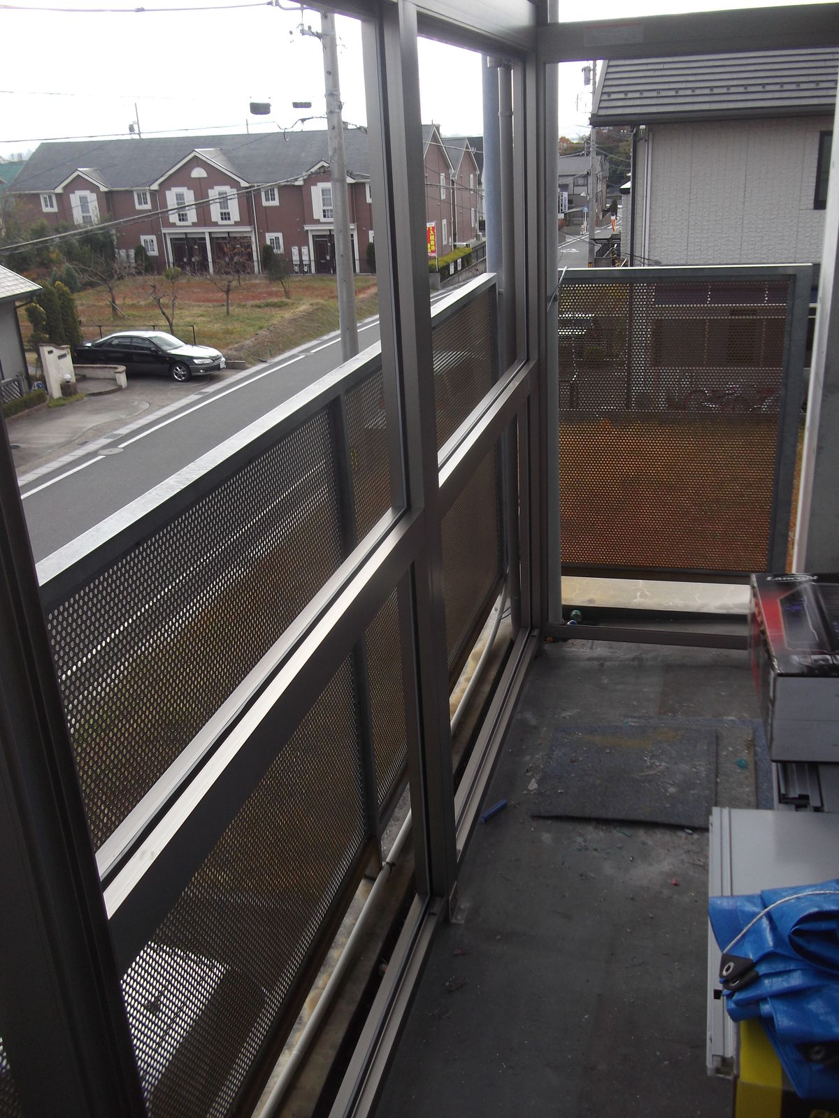 ベランダにサンルームを設置 走る雨漏り修理アドバイザー