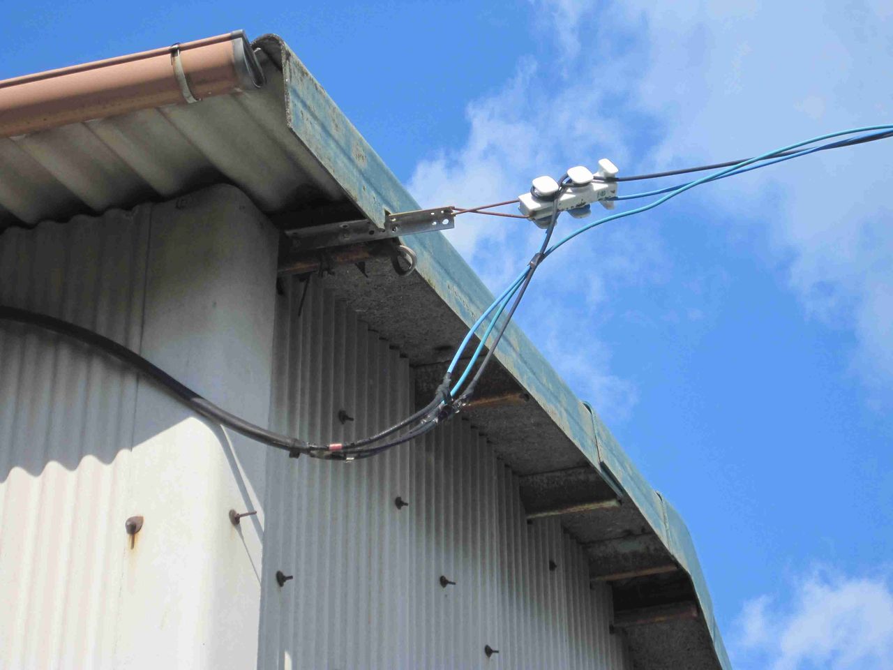 エコキュート設置工事の電力への申請紹介 リフォーム 太陽光 香川 観音寺 三豊 丸亀 高松 三宅産業の現場ブログ