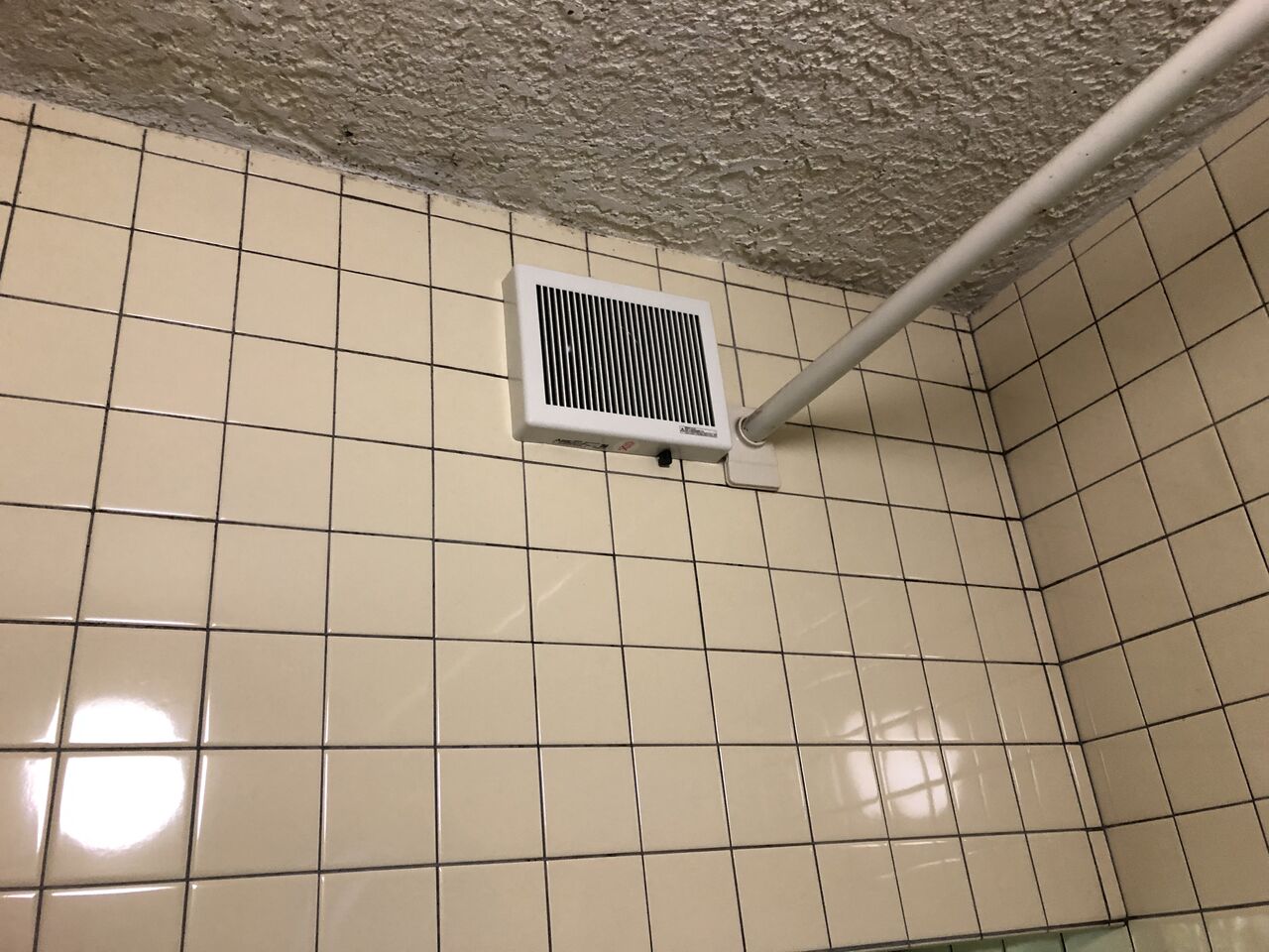 ２８年前の浴室換気扇の交換 ロッキーの施工例
