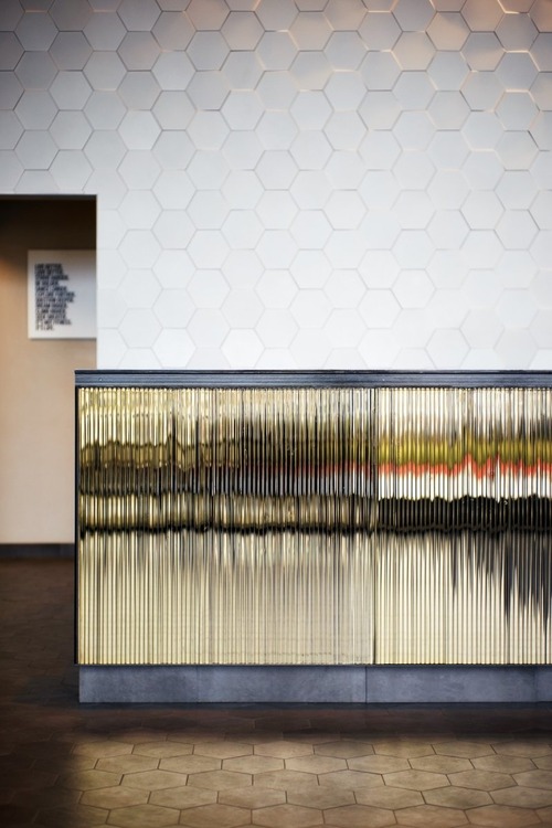 Channel Bronze Silvered Glass_3