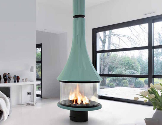 MARINA 993 central fireplace color with glasses_1