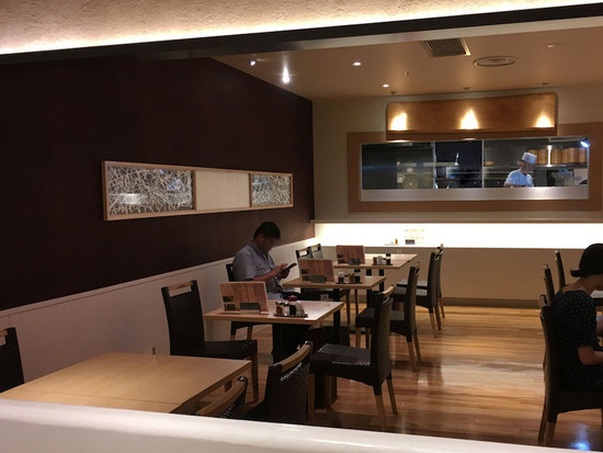Restaurant Dining_6_6