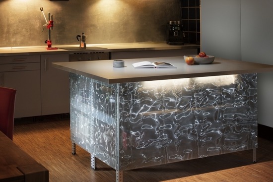 Cangiante Silver_Table_3