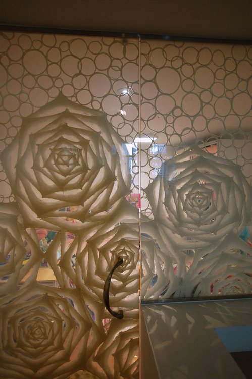 Custom Washi Laminated Glass Walk-in Closet_5