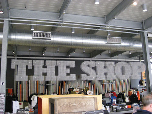 3d_wire_mesh_sign_at_harley_davidson_museum_shop_6_1342448365