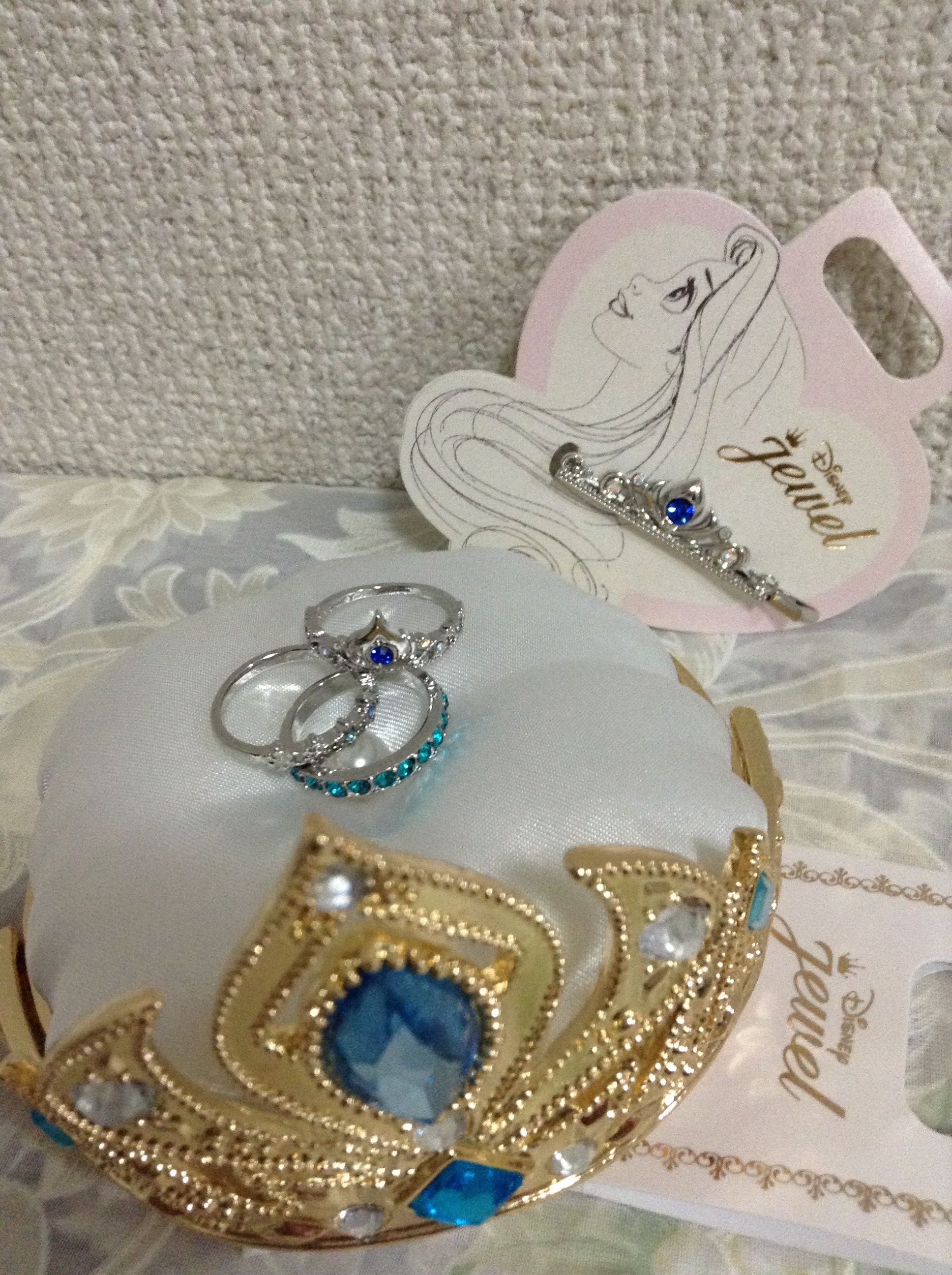 ディズニーストア エルサのアクセサリー うずまき貝がらと熊さん ディズニーストア エルサのアクセサリー うずまき貝がらと熊さん