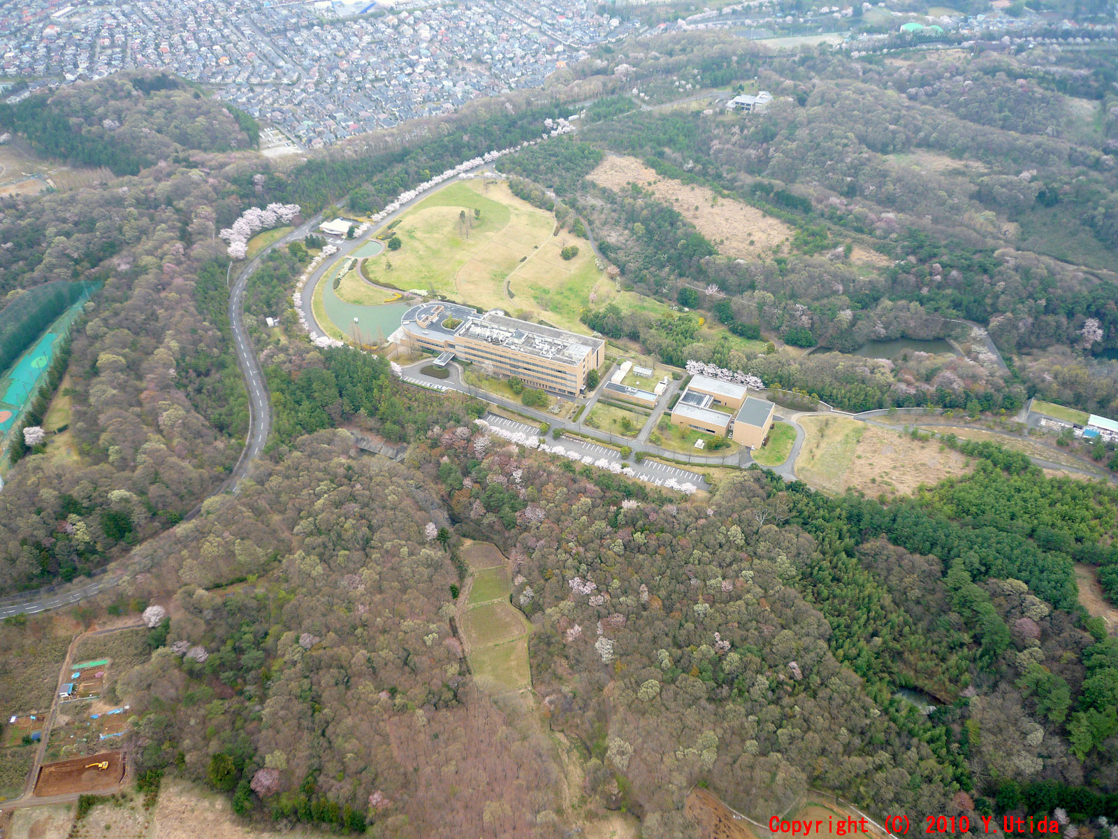 空から見た鳩山町 19 日立製作所基礎研究所 10年4月 Go Go 嵐山 ３