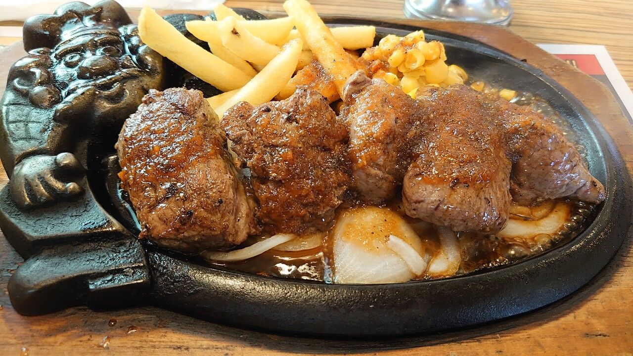 ブロンコビリーのなかにいる