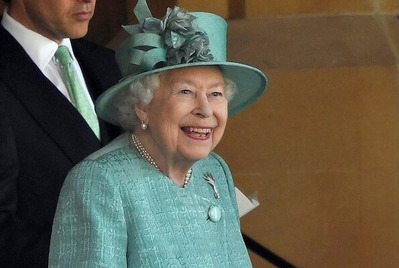 queen-elizabeth-2