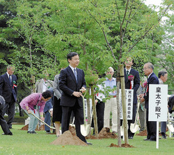 m20150530-567-OYT1I50013-L