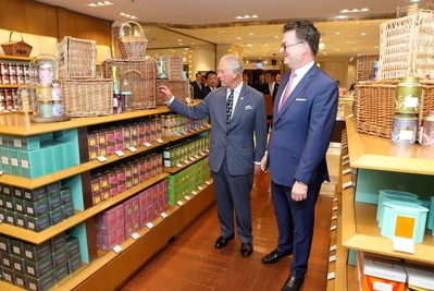 三越チャールズ