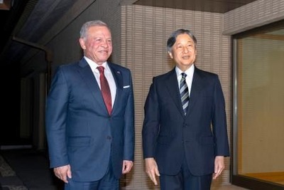 b6f9dff042e041cb05f963741c0fa127_1