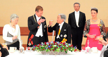 AS20171127005045_comm