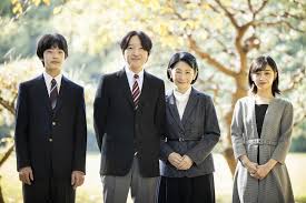 ���У�����