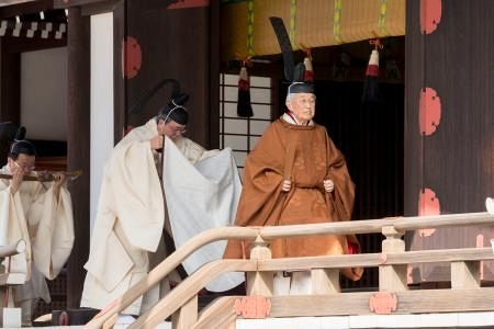 陛下、宮中三殿で譲位ご奉告 期日奉告の儀 : remmikkiのブログ
