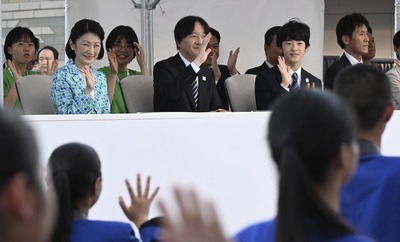 crown-prince-family-4