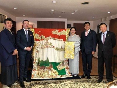 52373544_1533562596776437_4121827947298422784_n