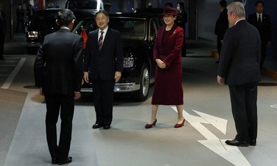 empress-masako-red-suit-1