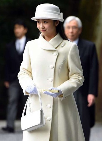 AUTb7DkIy9nEqMT_4849 (2)