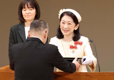���и��챿ư