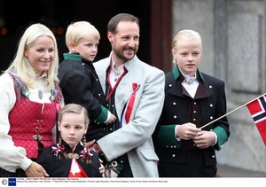 aflo_XJDA137798_rect490