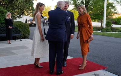 melania-trump-queen-maxima-claes-iversen-2