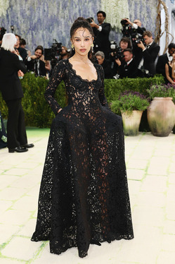 ZOE_KRAVITZ_05-04-26