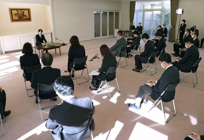 ����������