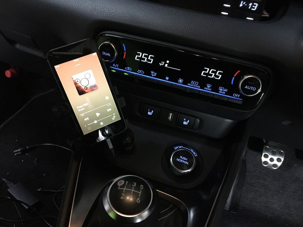 ヤリスgr Ipodいい場所見つけた Breeze ボスログ