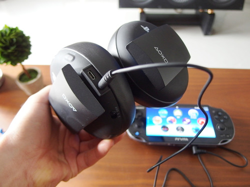 PlayStation �磻��쥹���饦��ɥإåɥ��å�