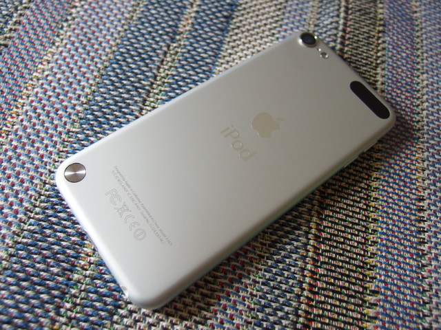 第5世代(5G) iPod touchが届いたので、写真とともに軽くレビュー | 鳥取の社長日記