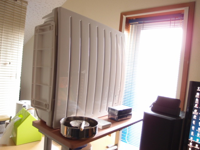 部屋タバコ用の空気清浄機と置き方 壁紙をヤニで汚さないために 鳥取の社長日記