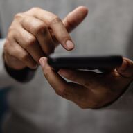 キャリアウーマンがハマる女性ポルノ依存症の実態！