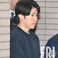 イケメン教師の裏の顔！女子生徒への制服要求わいせつ事件